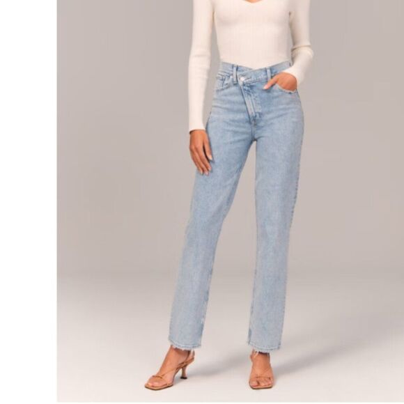 Abercrombie and Fitch the 90s Straight Ultra High Rise Jeans Size 32 / Size 14 - Picture 1 of 13